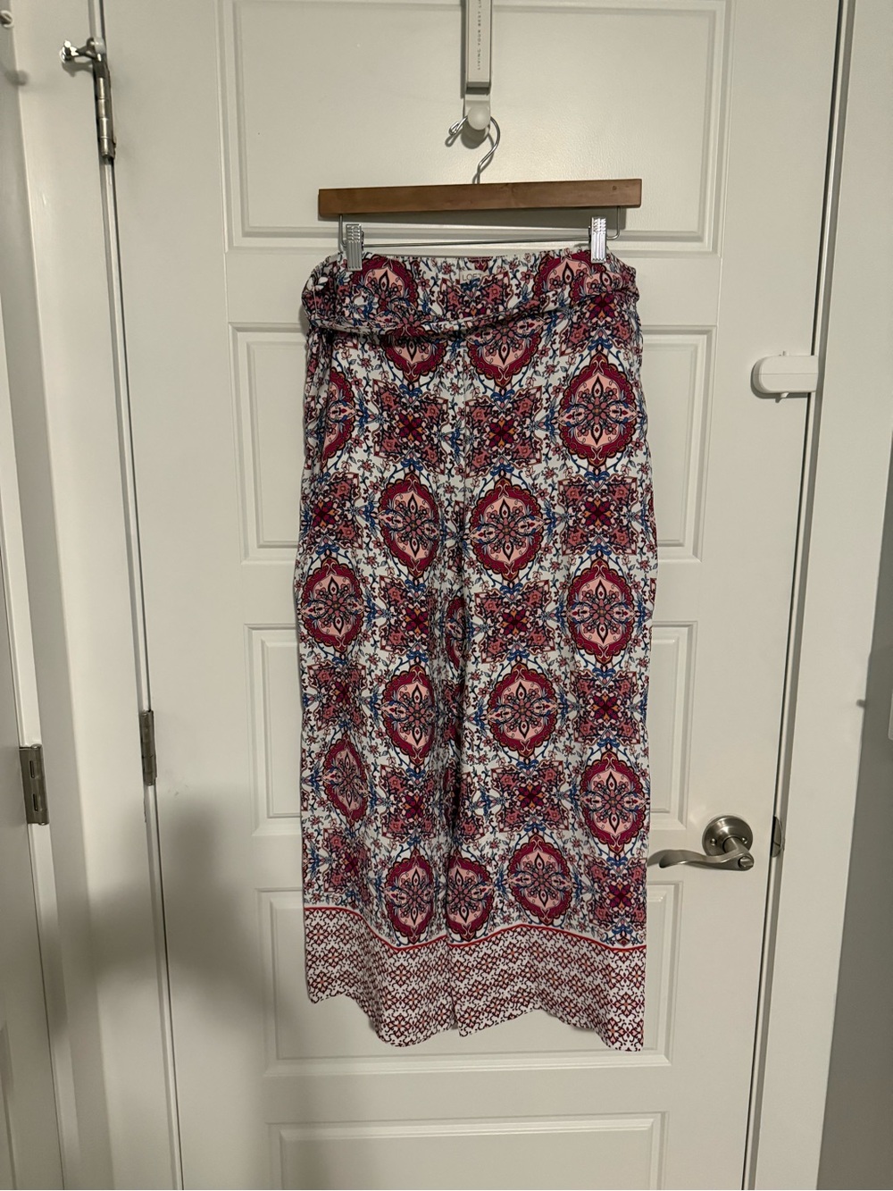 Loft Printed Pants in White and Pink